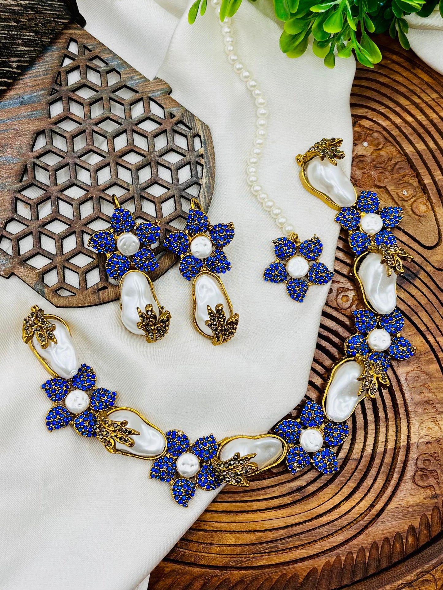 Foldable necklace