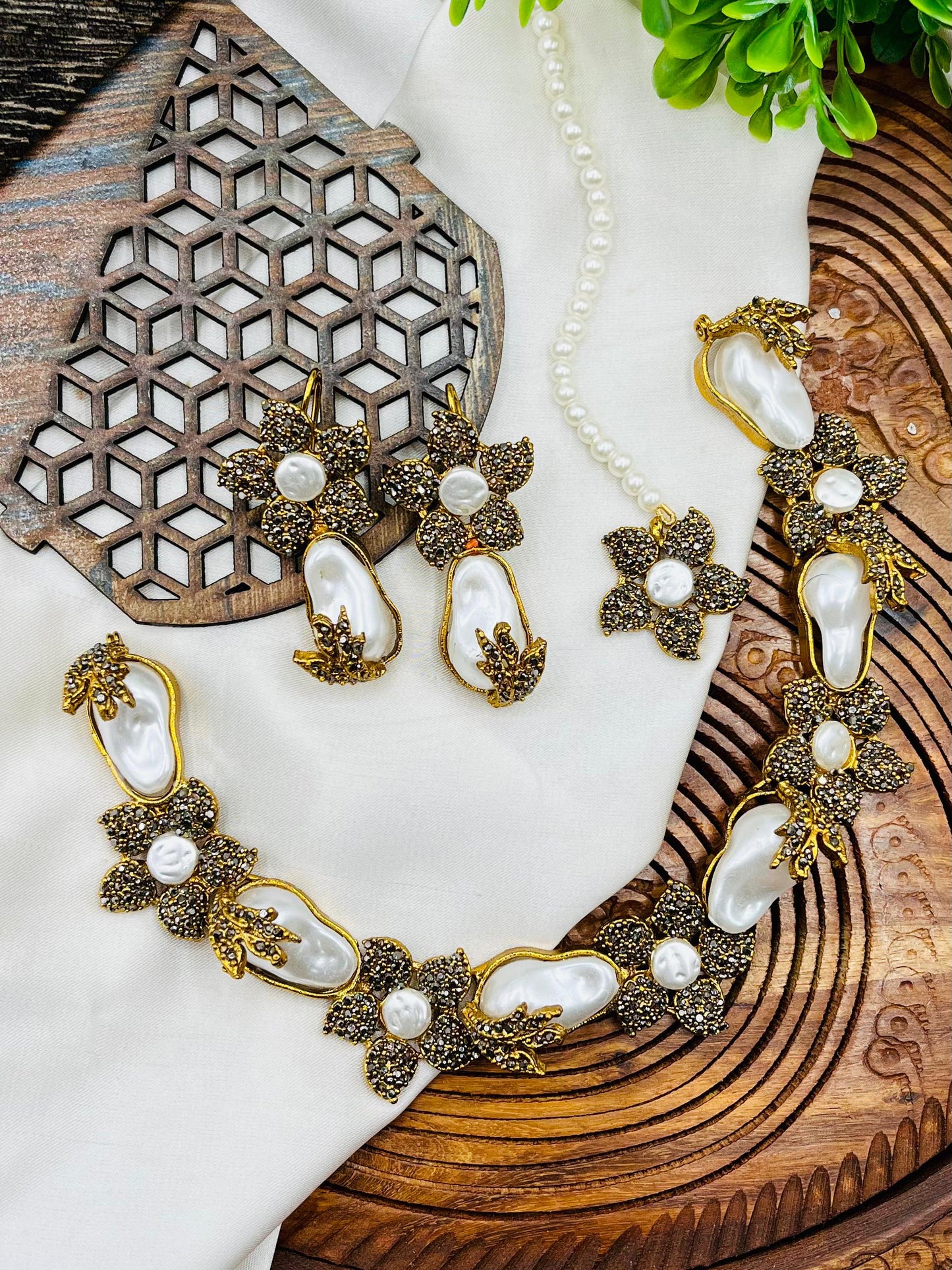 Foldable necklace