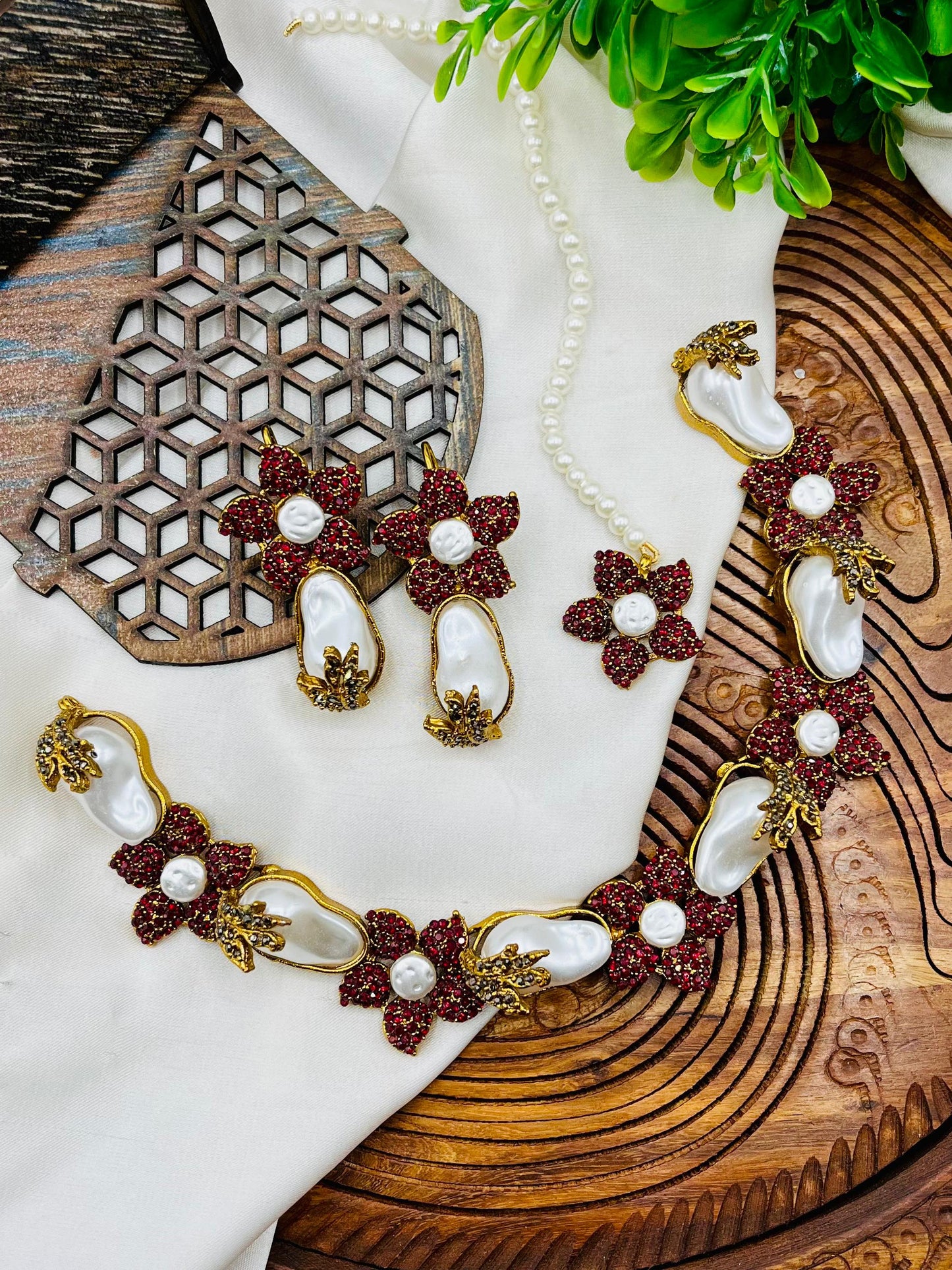 Foldable necklace