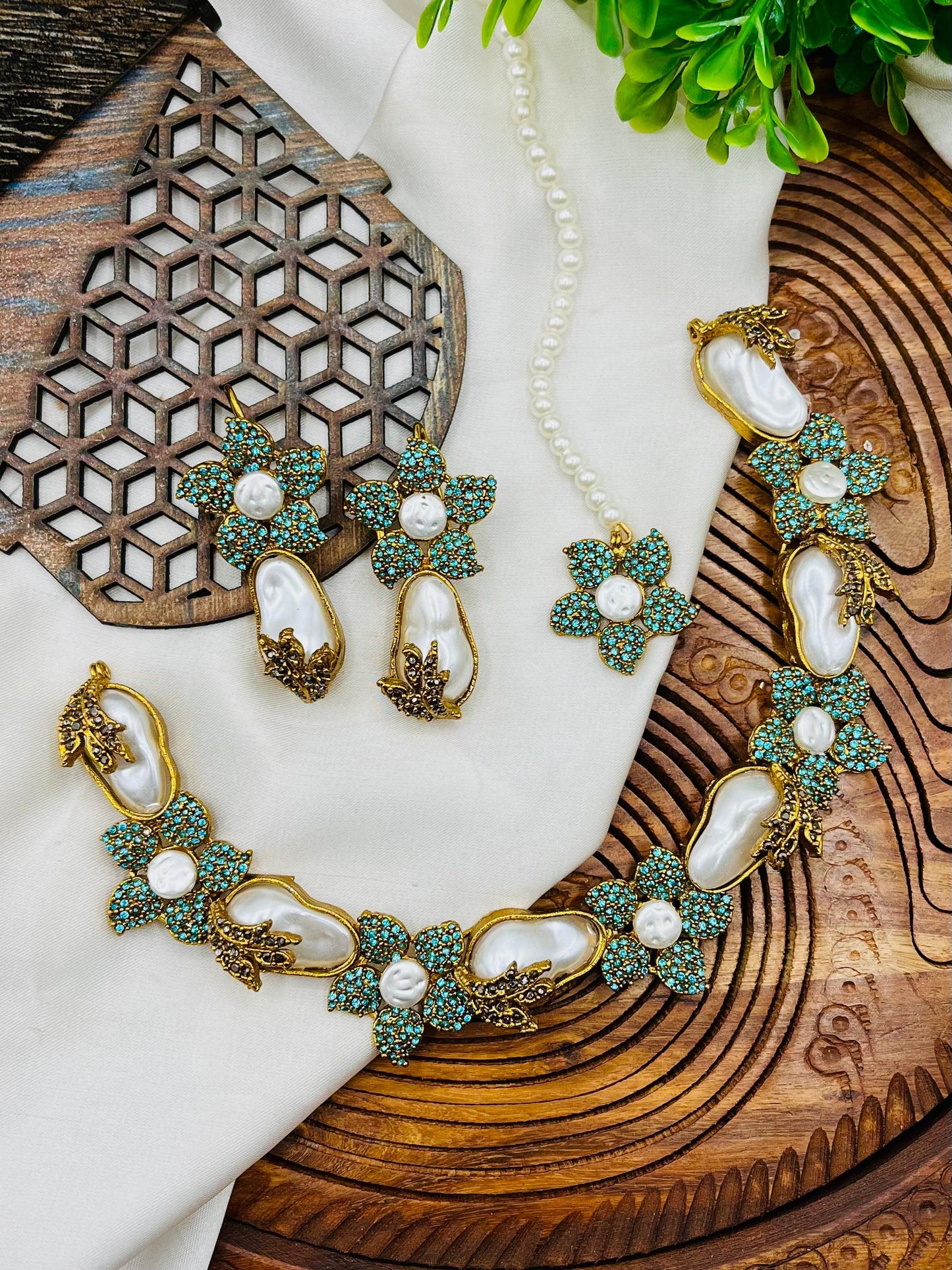 Foldable necklace