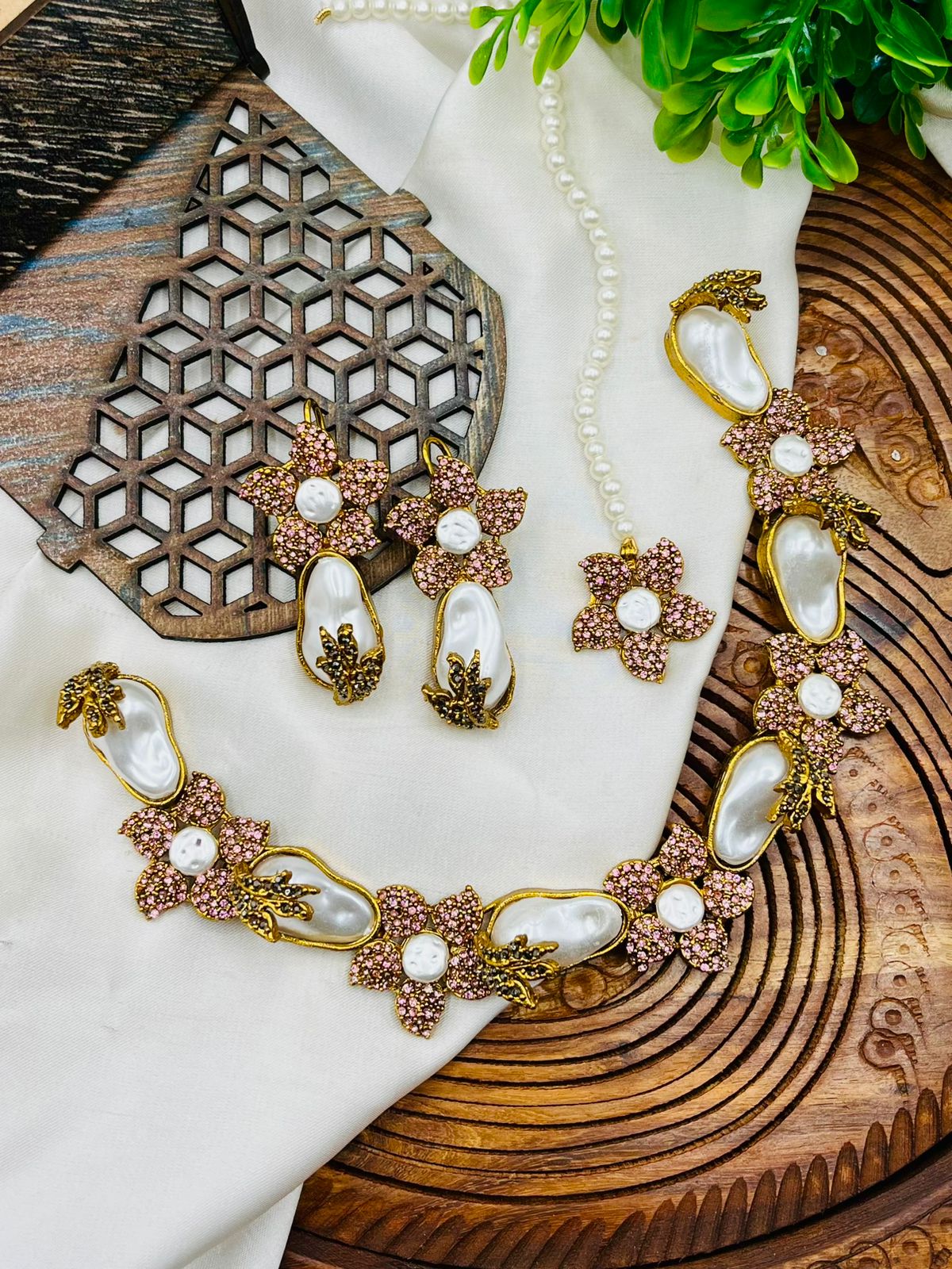 Foldable necklace