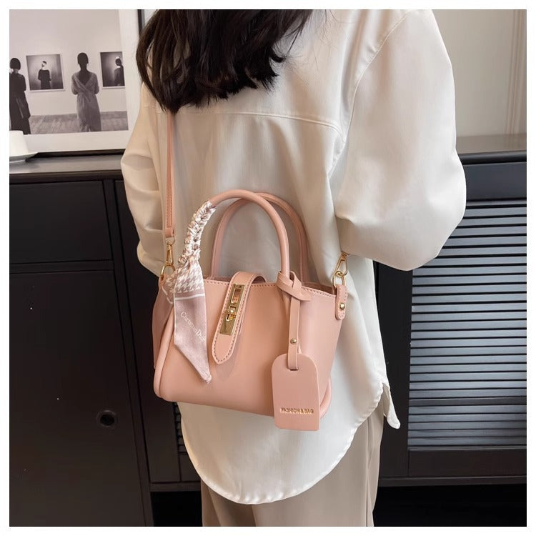 STYLISH BUCKET BAG