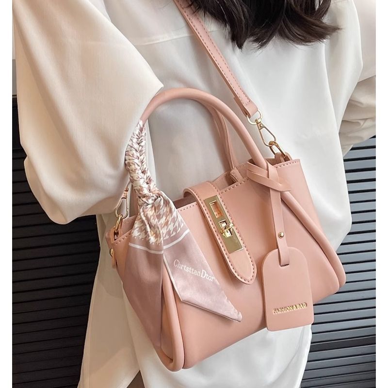 STYLISH BUCKET BAG
