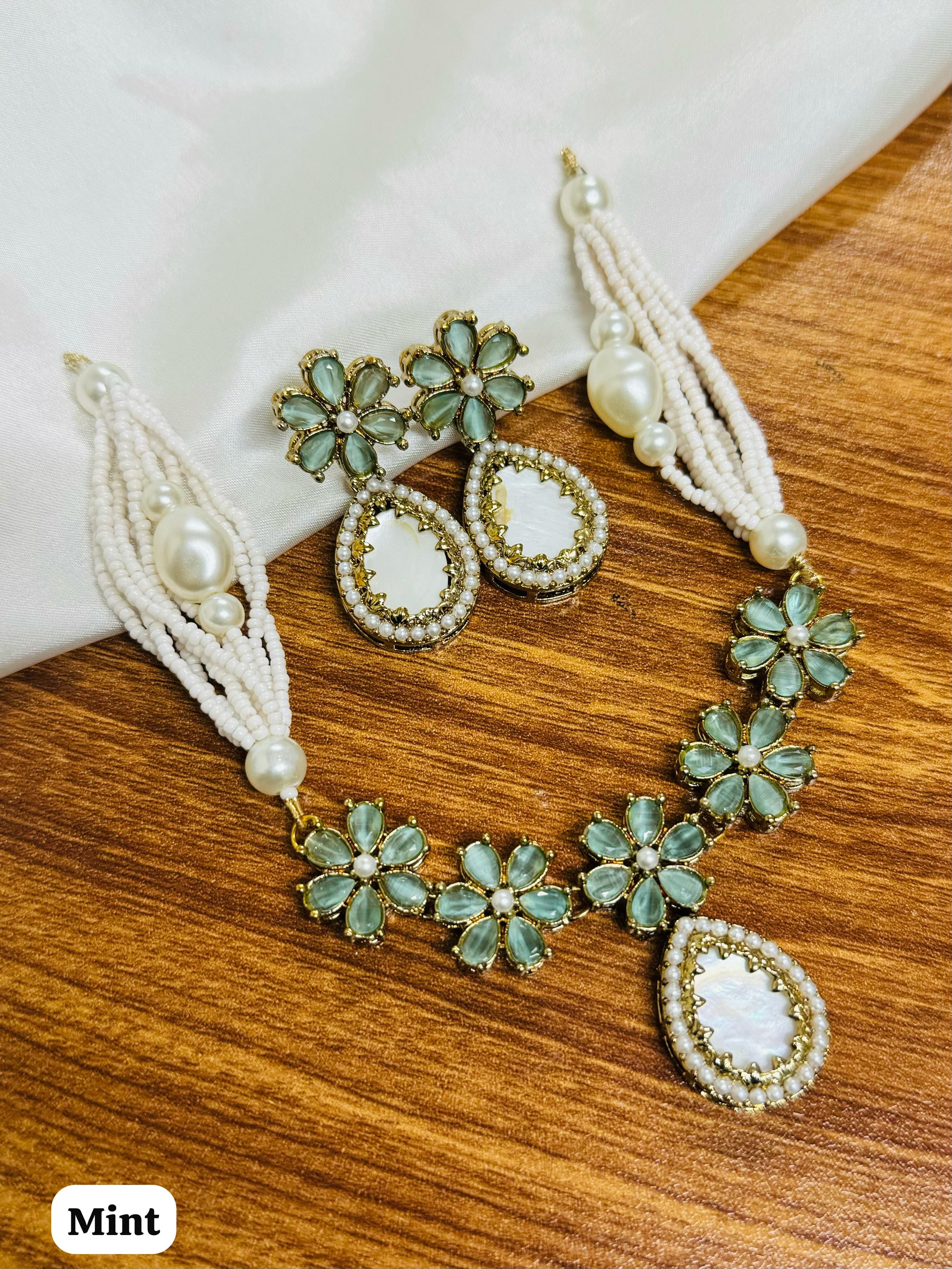 Mini necklace (Turkish)