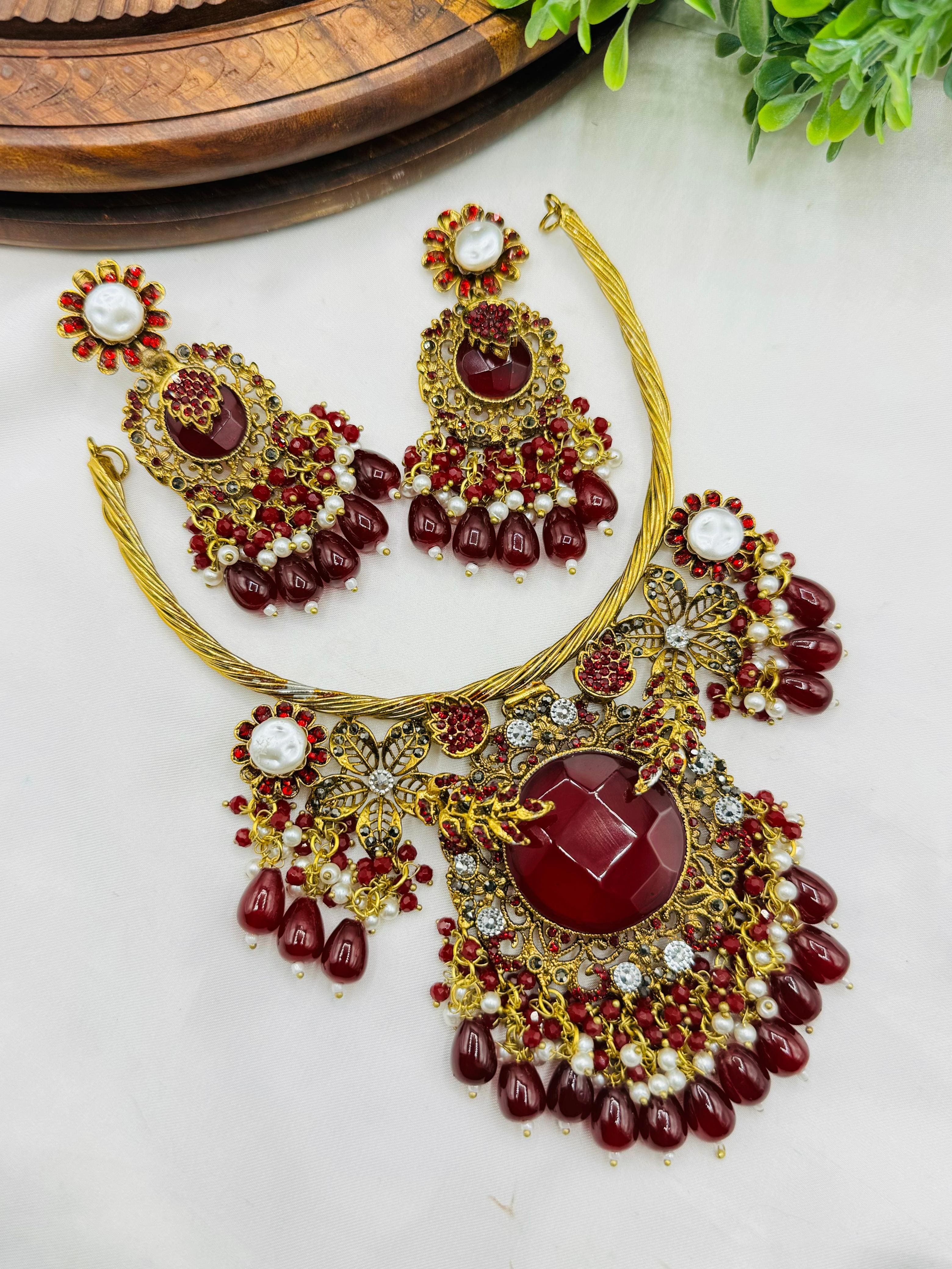 * Beautiful Hasli set