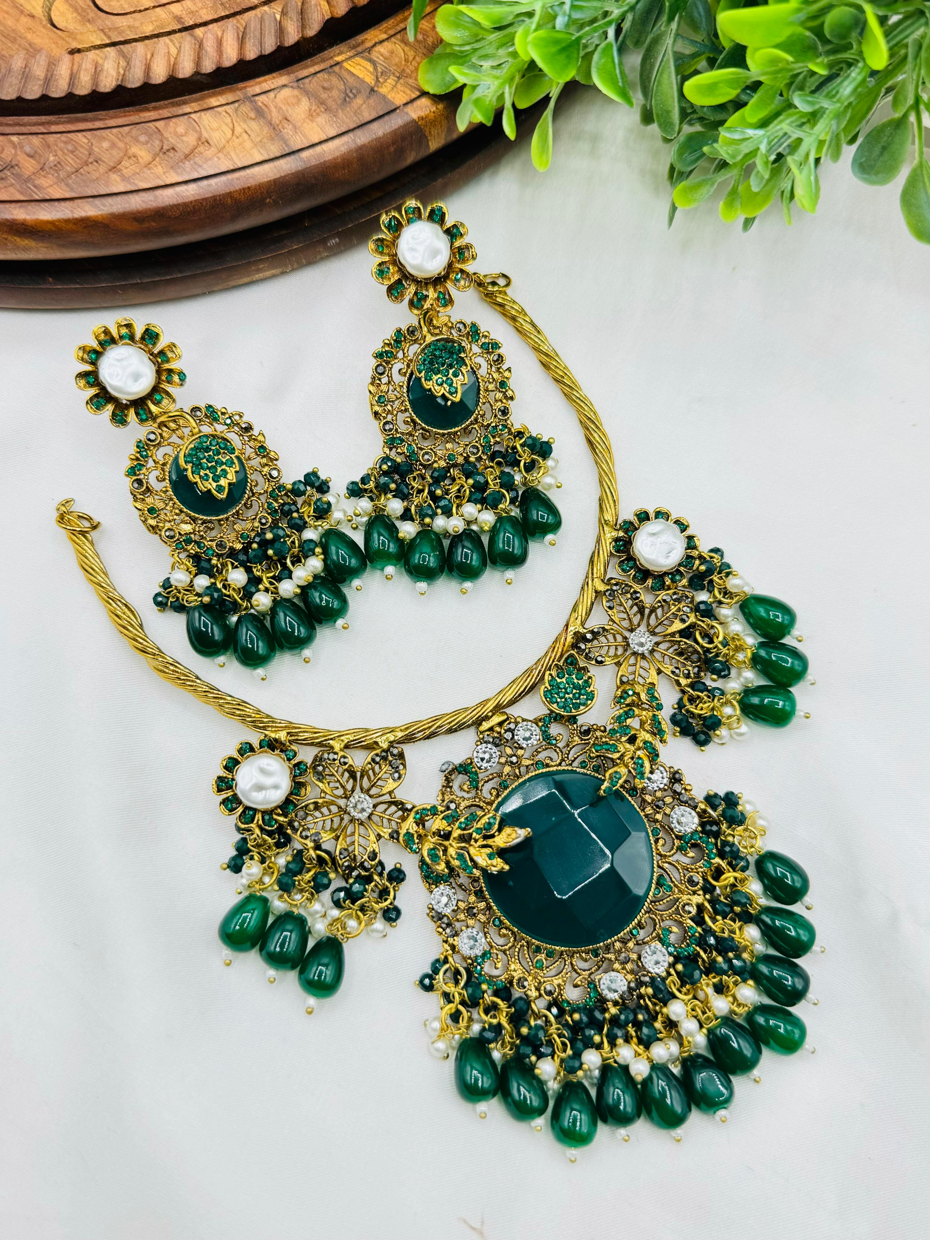 * Beautiful Hasli set