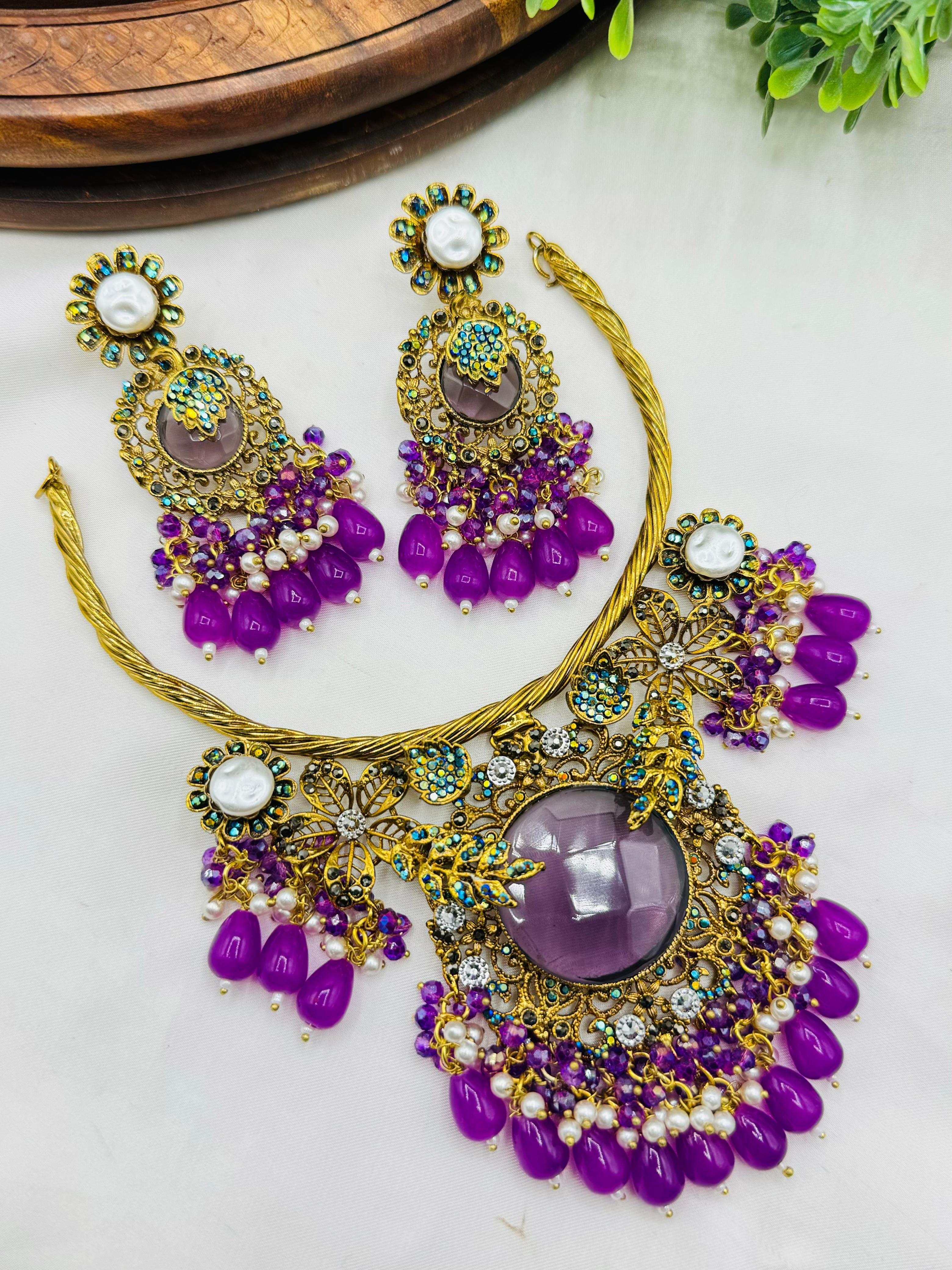 * Beautiful Hasli set