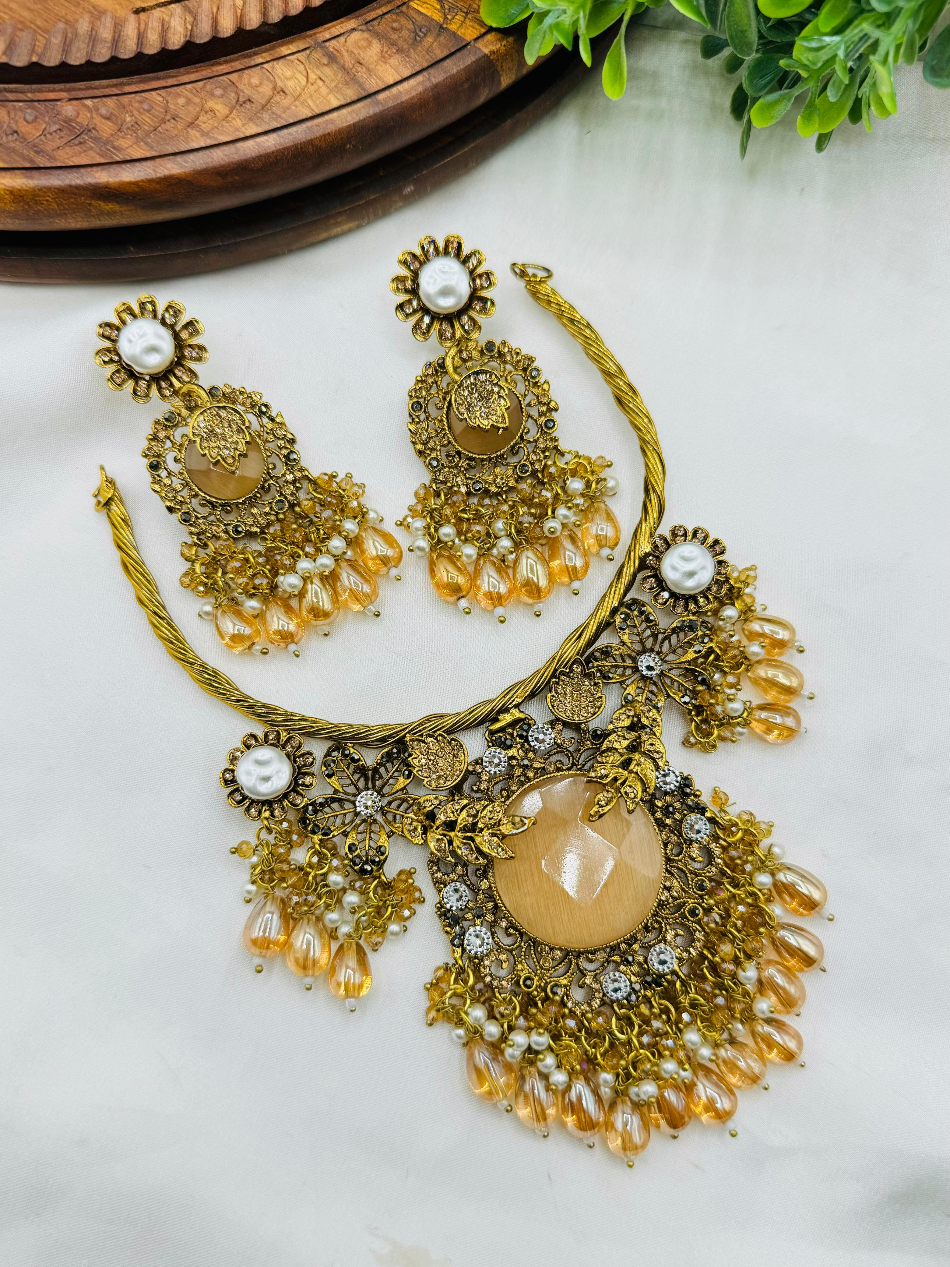 * Beautiful Hasli set