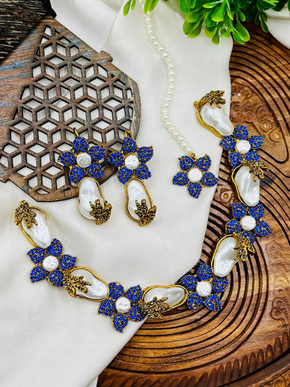 Foldable necklace