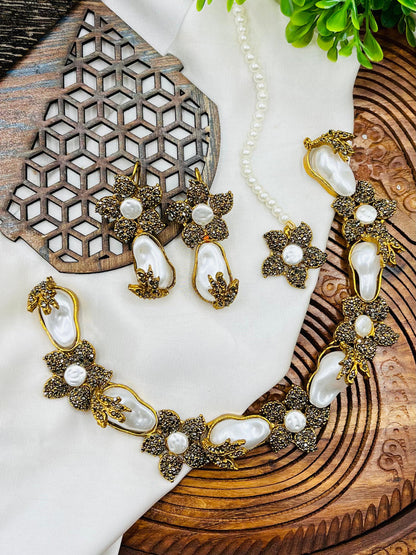 Foldable necklace