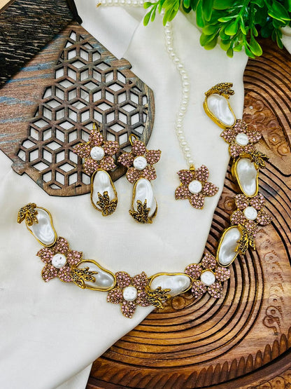 Foldable necklace